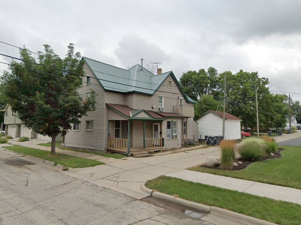 Apartment for rent at 611 Wall St, La Crosse, WI 54603