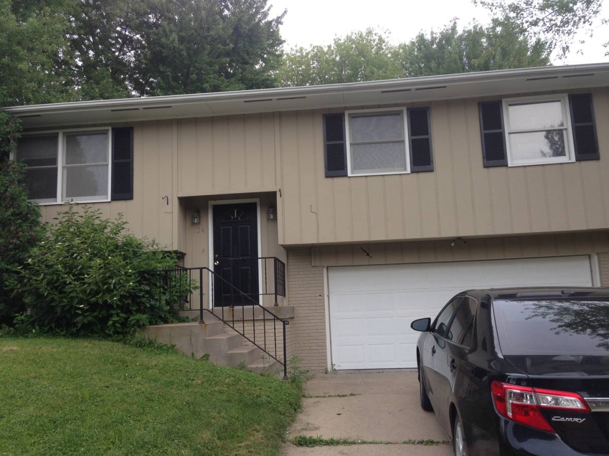 House for rent at 724 Keswick Dr, Iowa City, IA 52246