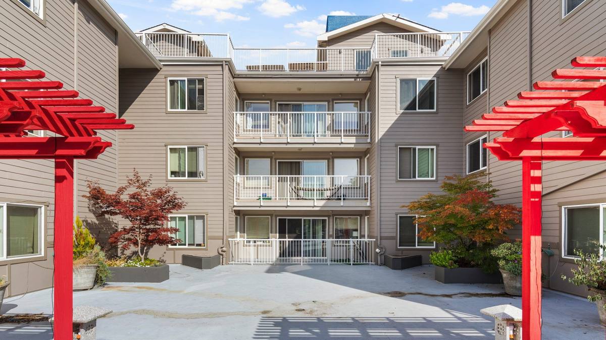 Apartment for rent at 12317 15th Ave NE, Seattle, WA 98125