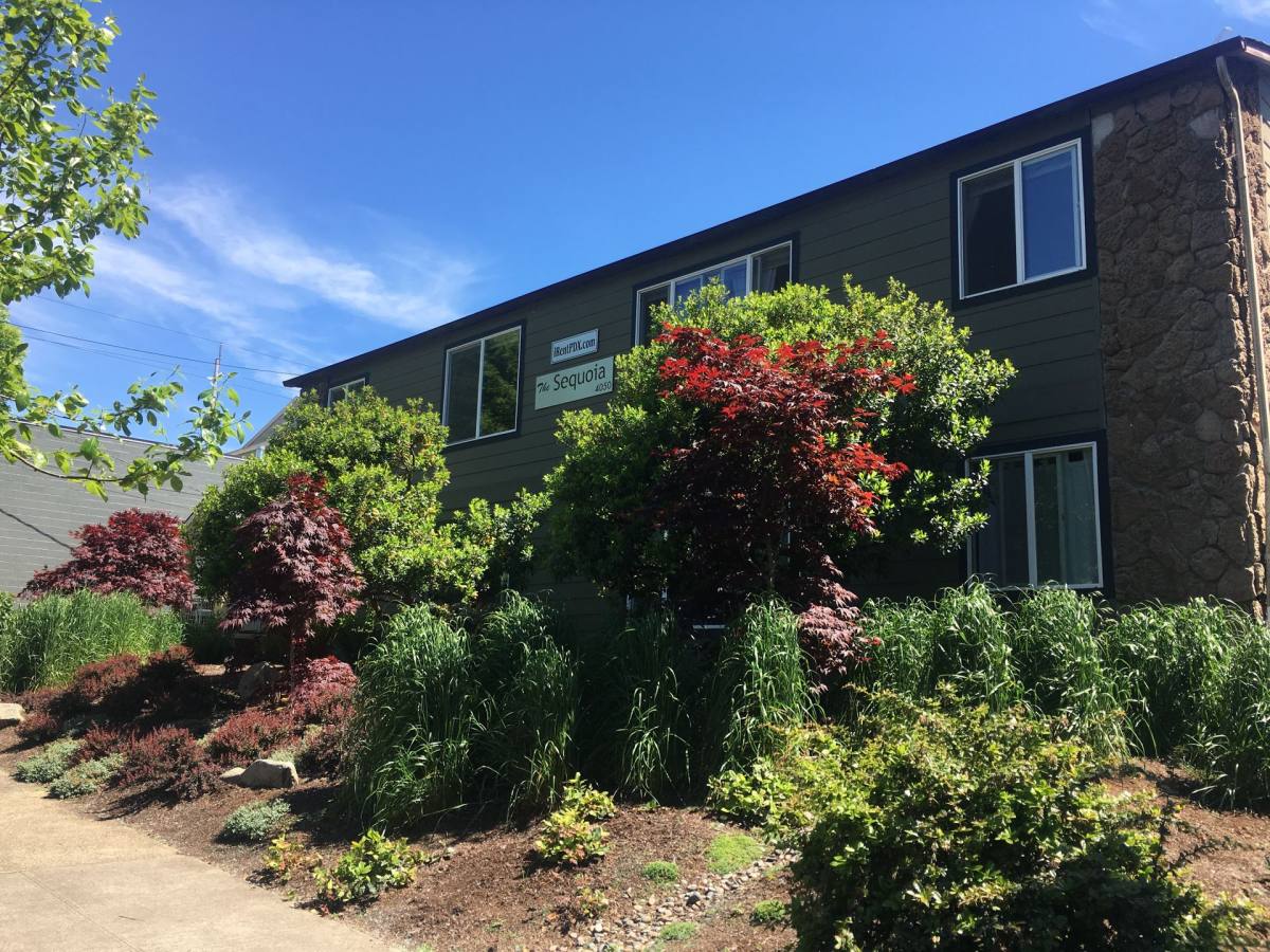 Apartment for rent at 4050 SE Gladstone St, Portland, OR 97202