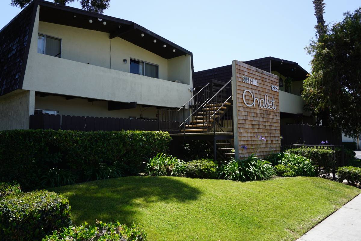 Apartment for rent at 8262 Atlanta Ave, Huntington Beach, CA 92646