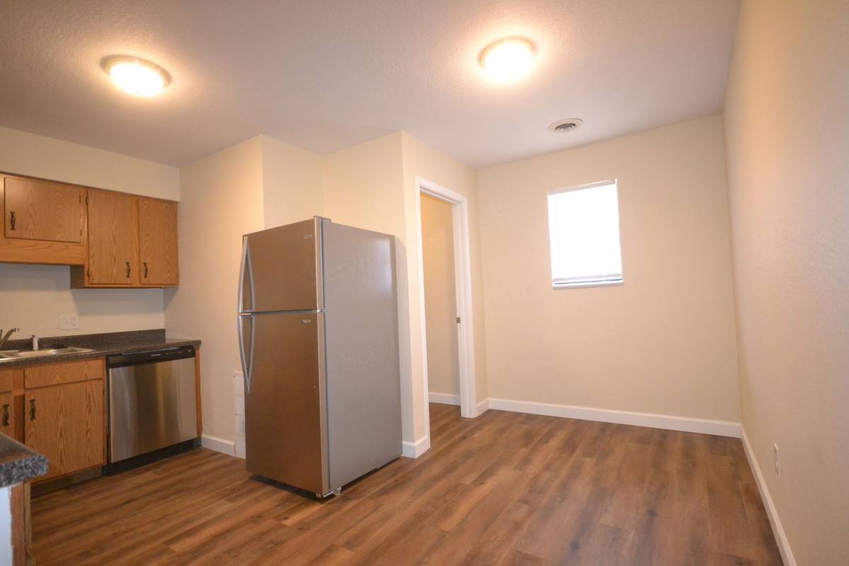 Apartment for rent at 227 W S St, Bolivar, MO 65613