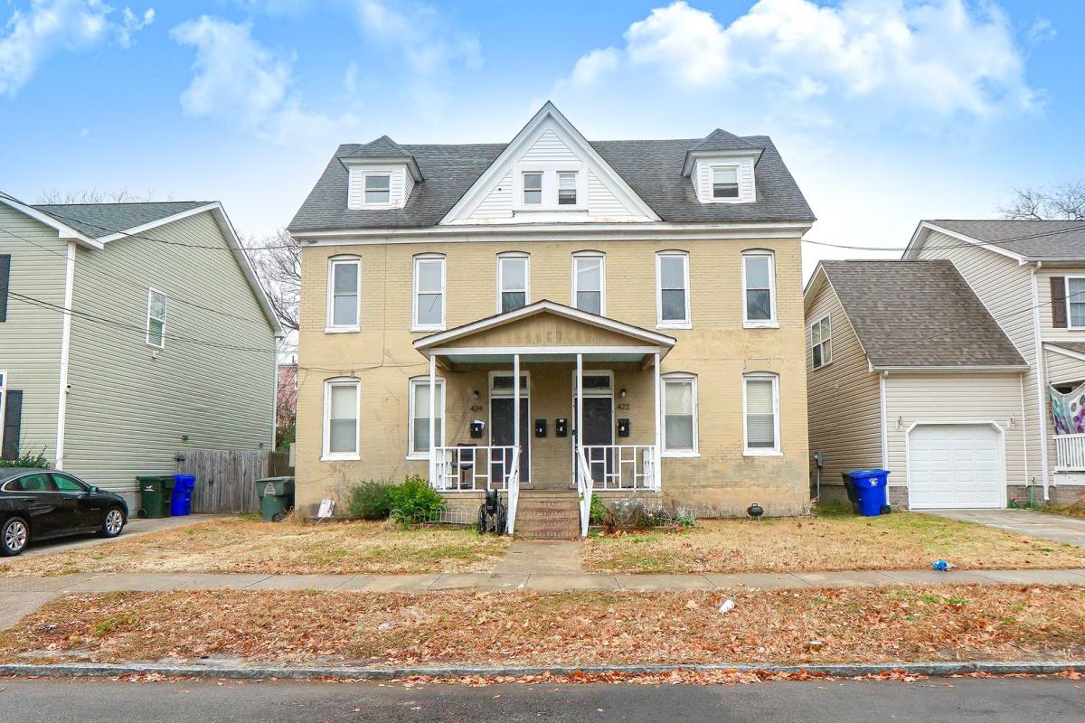 Apartment for rent at 422-424 W 30th St, Norfolk, VA 23508