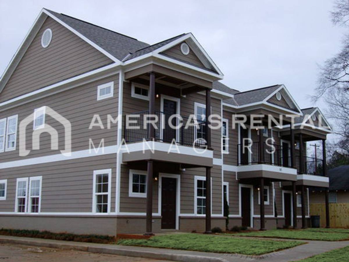 Townhouse for rent at 502 16th St, Tuscaloosa, AL 35401