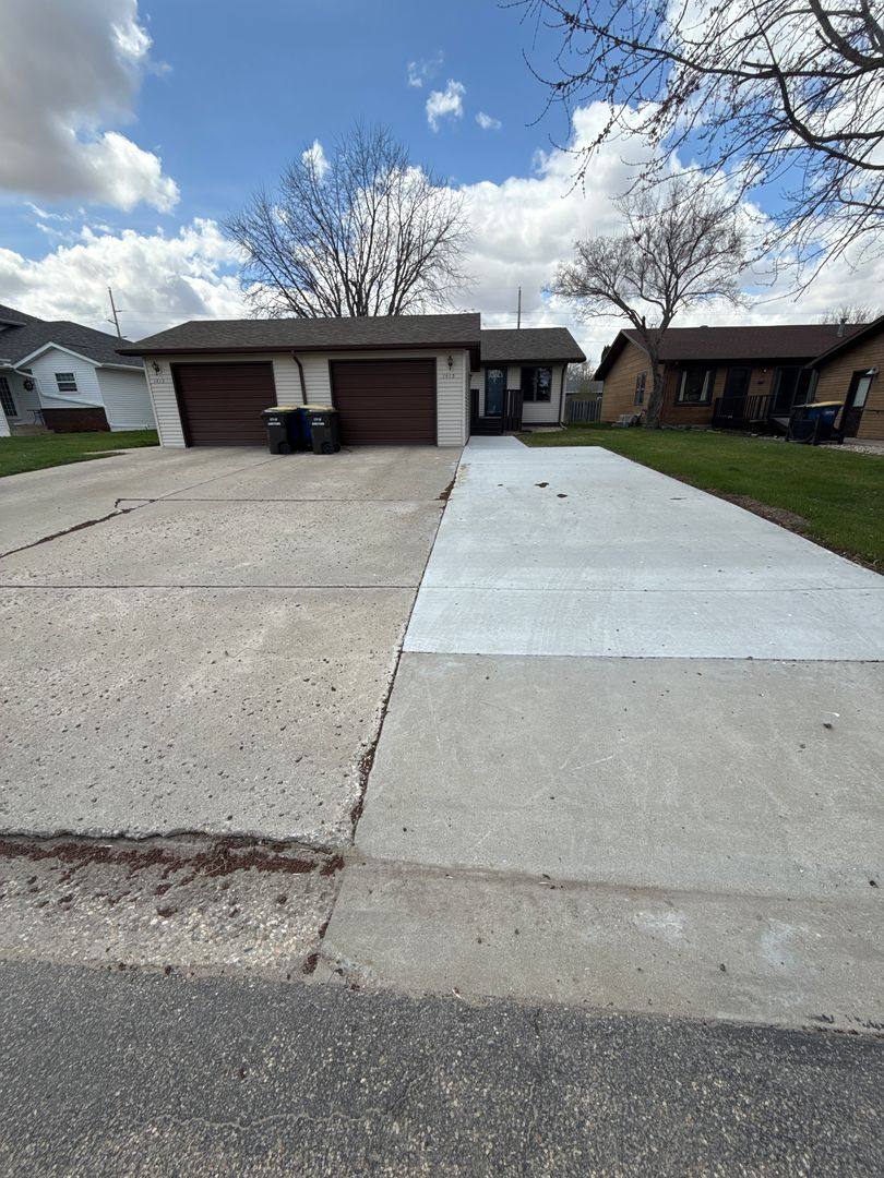 Apartment for rent at 1415 8th Ave NE, Jamestown, ND 58401