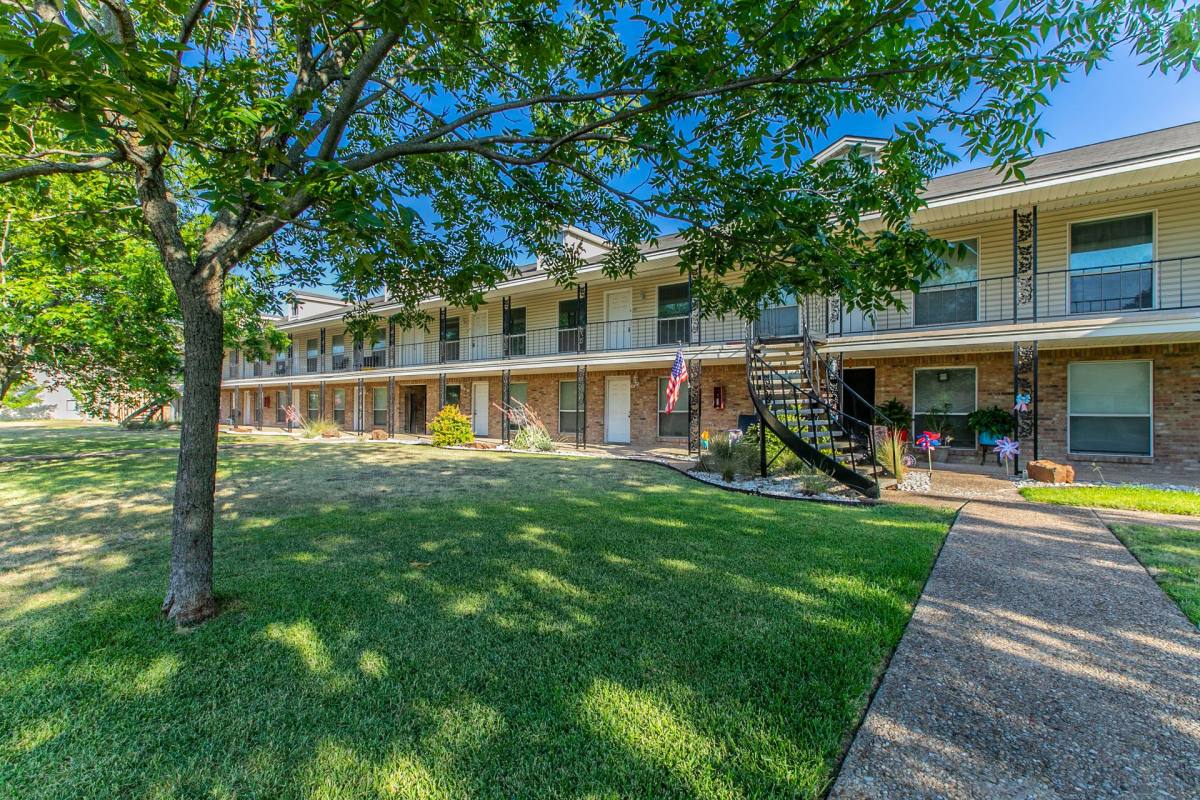 Apartment for rent at 6601 & 6701 May Dr, Waco, TX 76710