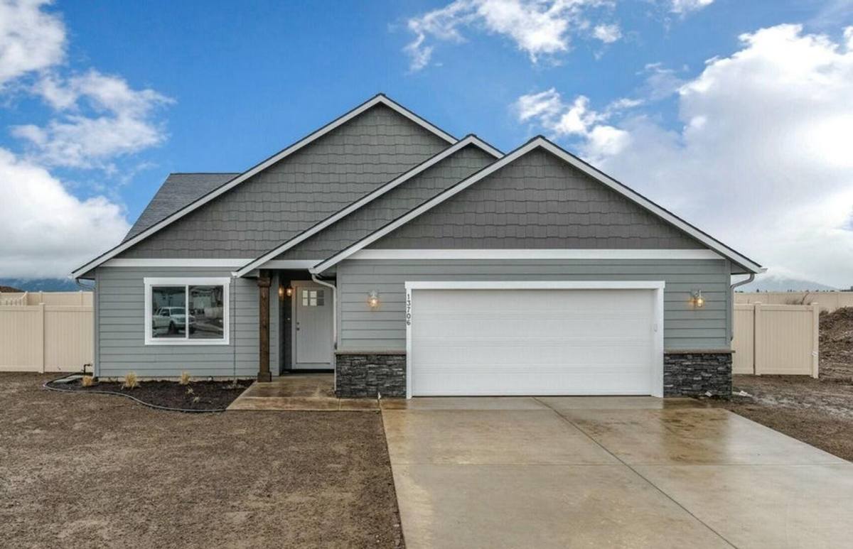 House for rent at 13706 N Apex Way, Hayden, ID 83835