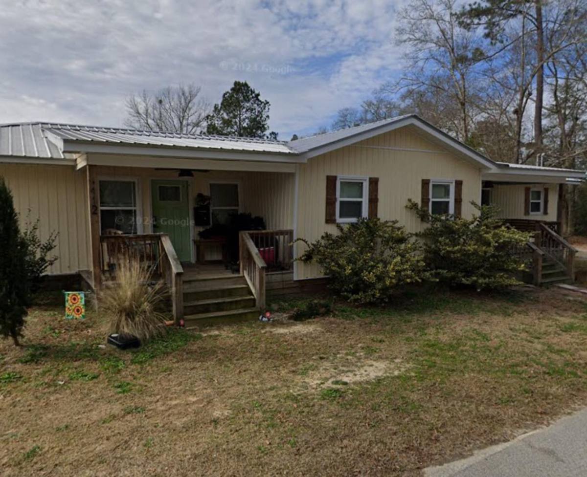 Apartment for rent at 112 114 W Tenth St, Vidalia, GA 30474