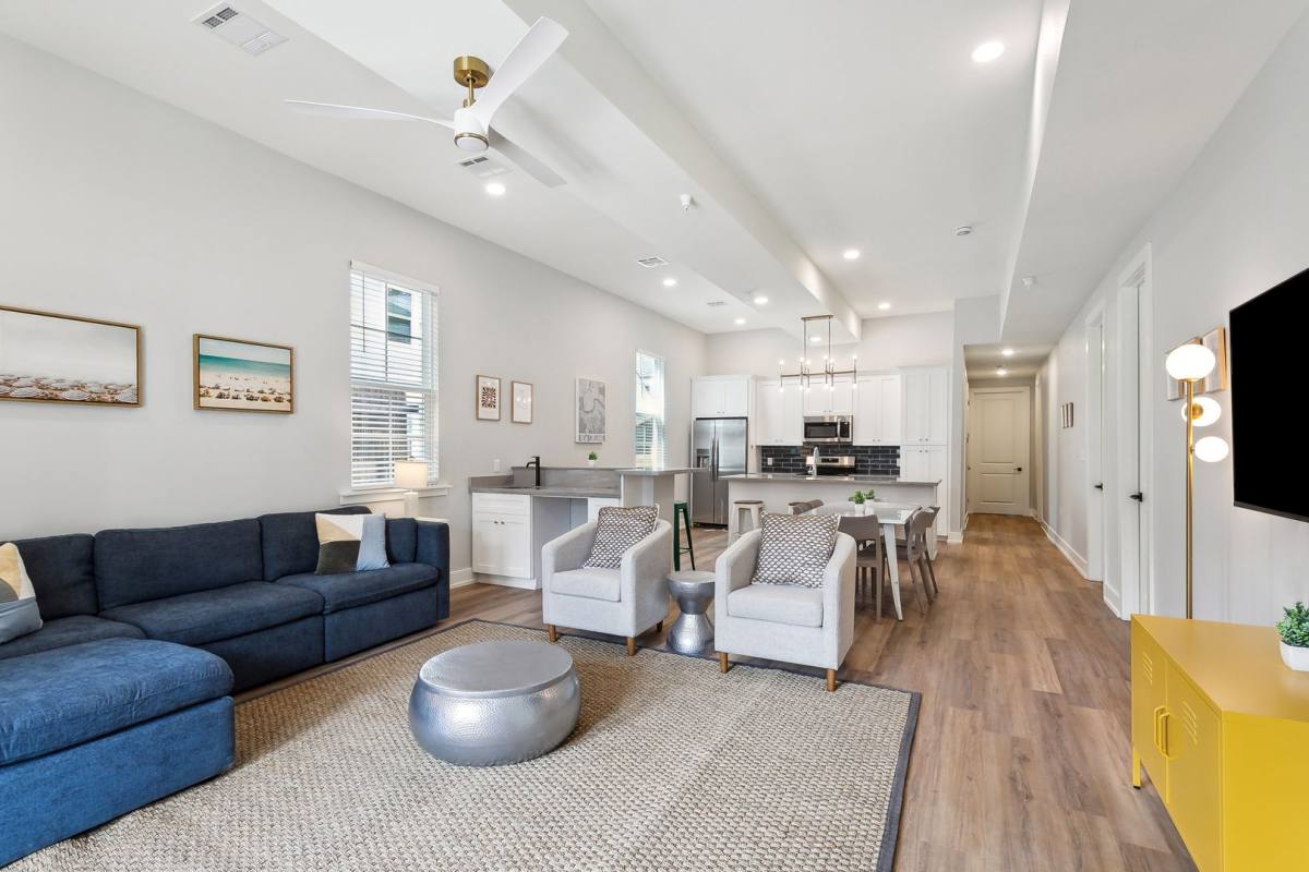 Apartment for rent at 7417 Burthe St #1A, New Orleans, LA 70118
