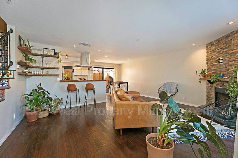 Townhouse for rent at 1680 Coast Highway 101 #3, Encinitas, CA 92024