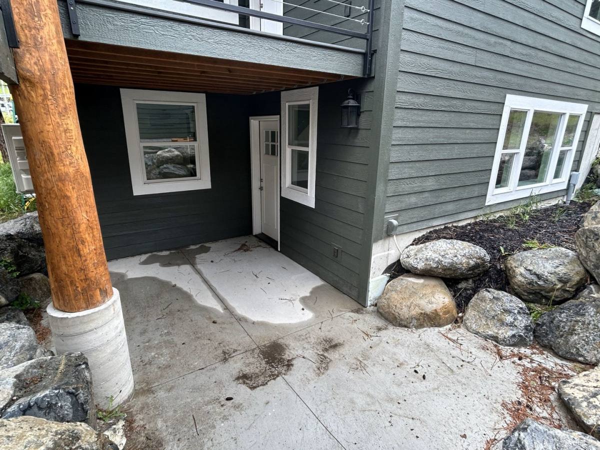 Apartment for rent at 131 Clothier Lane, Lakeside, MT 59922