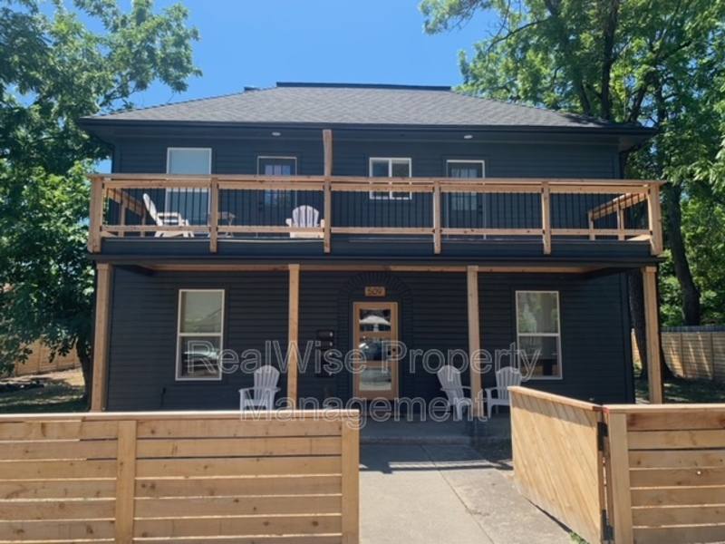 Apartment for rent at 509 NW C St #4, Grants Pass, OR 97526