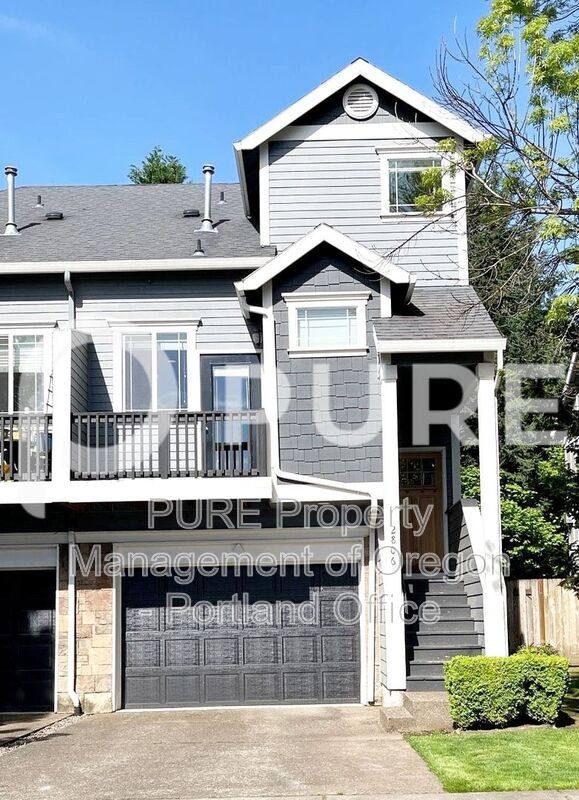 Townhouse for rent at 2806 Raymond St, Forest Grove, OR 97116