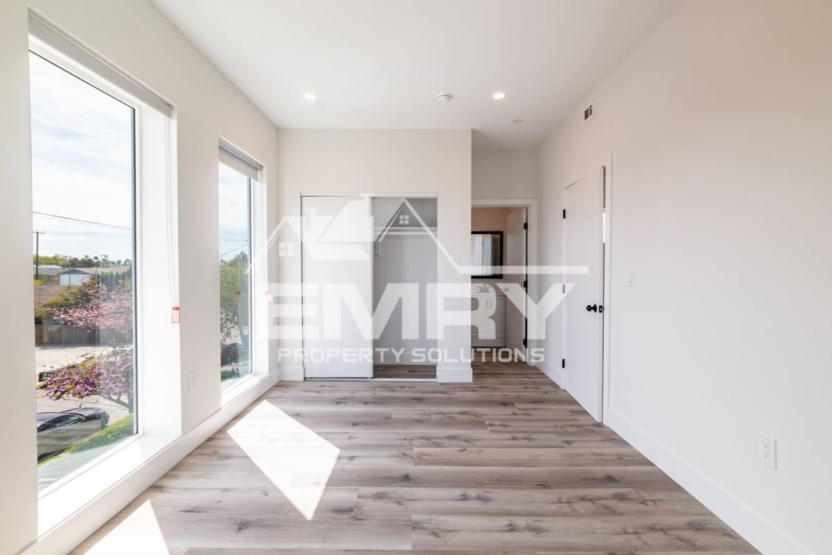 Apartment for rent at 3759 Dalton Ave, Los Angeles, CA 90018