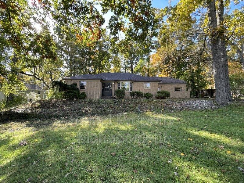 House for rent at 7611 Aboite Center Rd, Fort Wayne, IN 46804