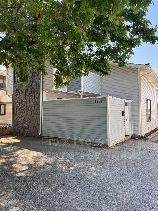 Townhouse for rent at 1238 E Guinevere #1, Springfield, MO 65804