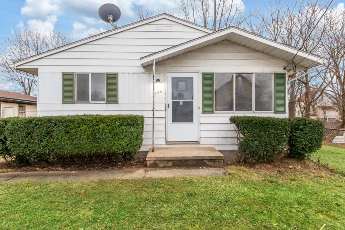 House for rent at 2156 6th St NE, Canton, OH 44704