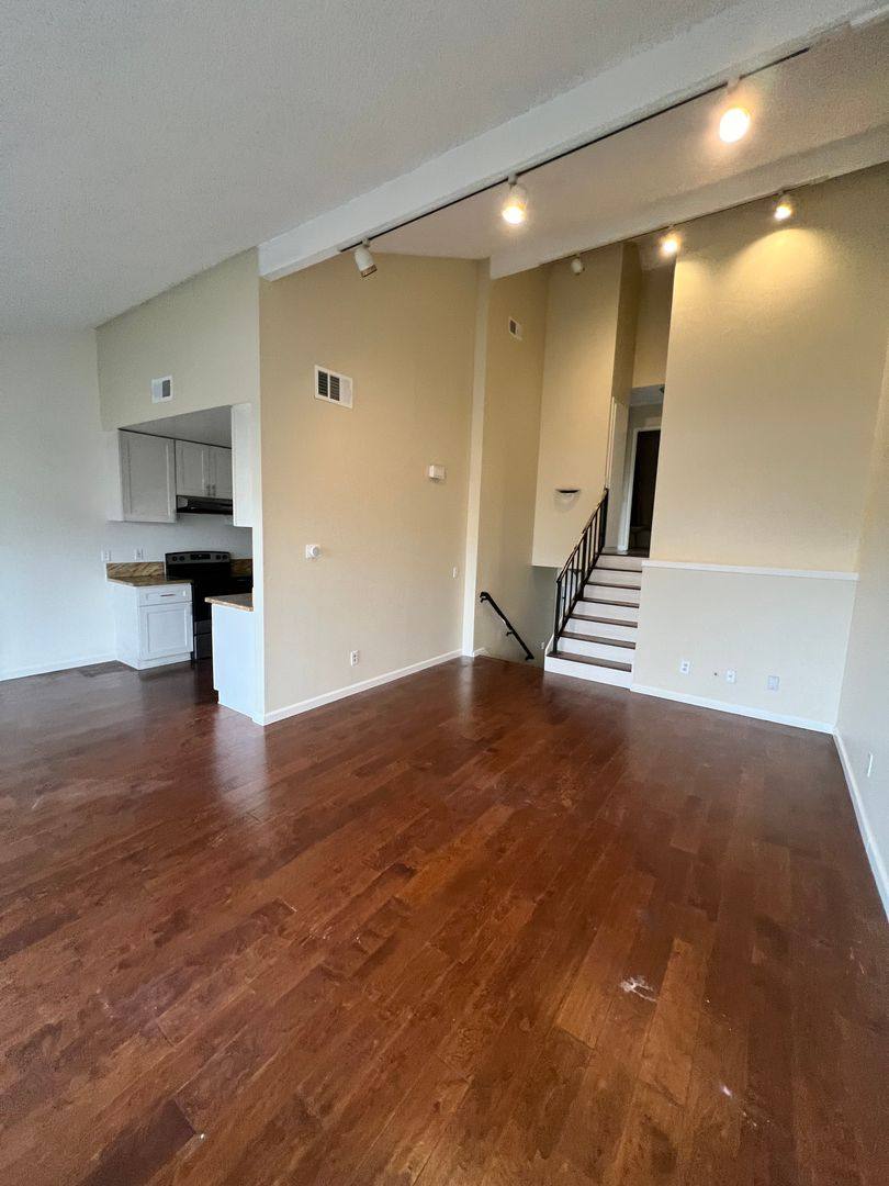 Townhouse for rent at 1462 Ramona Dr, Newbury Park, CA 91320