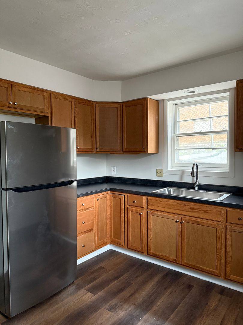 Apartment for rent at 4844 Taylor St, Omaha, NE 68104