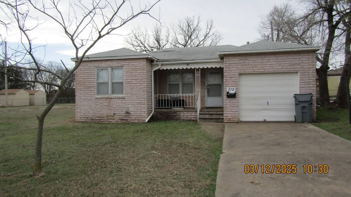 House for rent at 712 SW Roosevelt Ave, Lawton, OK 73501