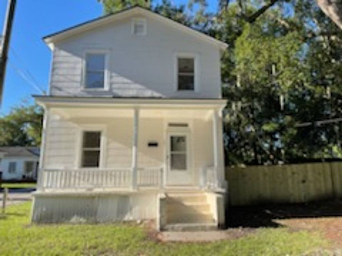 House for rent at 101 W 57th St, Savannah, GA 31401