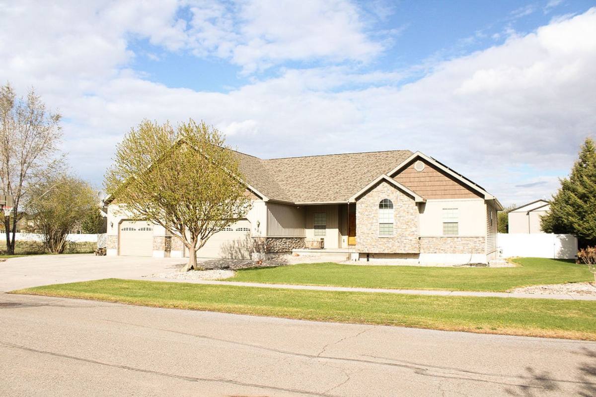 House for rent at 561 Twisted Willow Rd, Rexburg, ID 83440