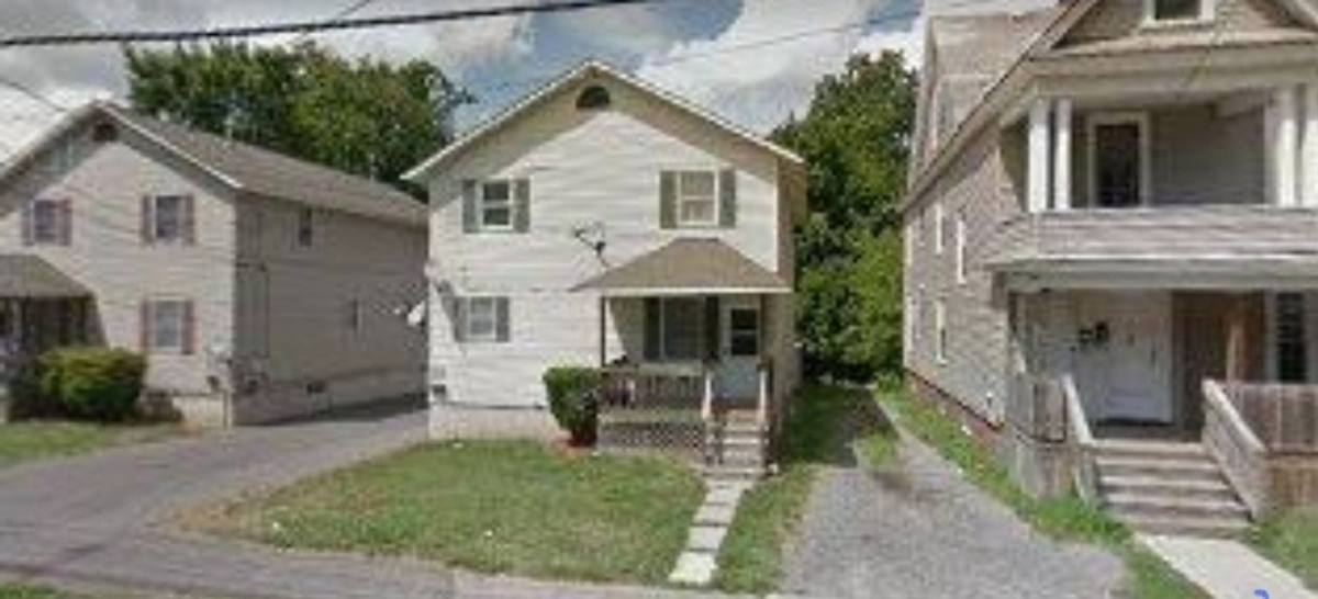 Townhouse for rent at 1522 Bellevue Ave, Syracuse, NY 13204