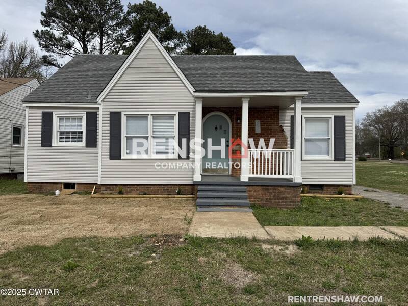 House for rent at 1163 Hollywood Dr, Jackson, TN 38301