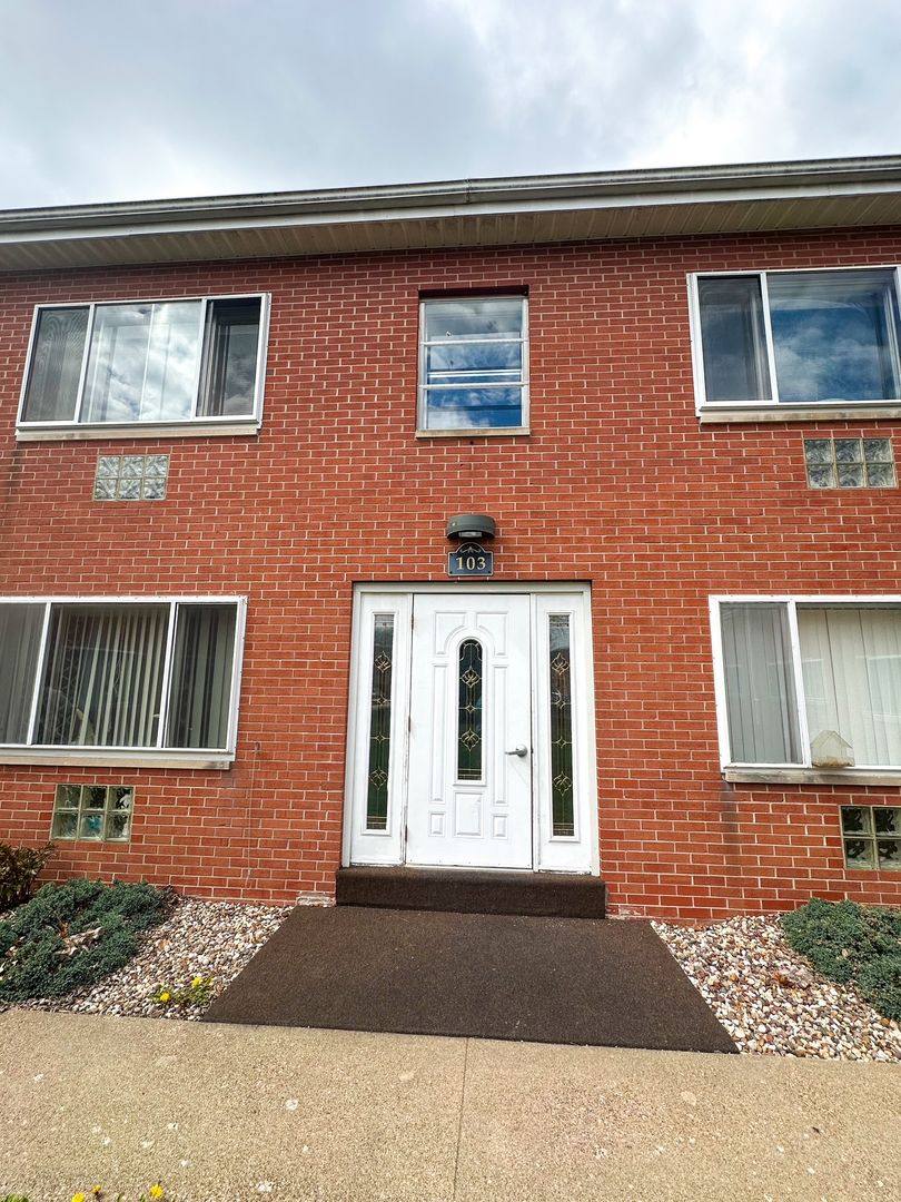 Apartment for rent at 2900 State St, Quincy, IL 62301