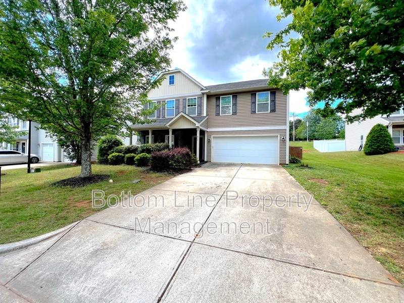 House for rent at 815 Sarah Laura Lane, Statesville, NC 28625