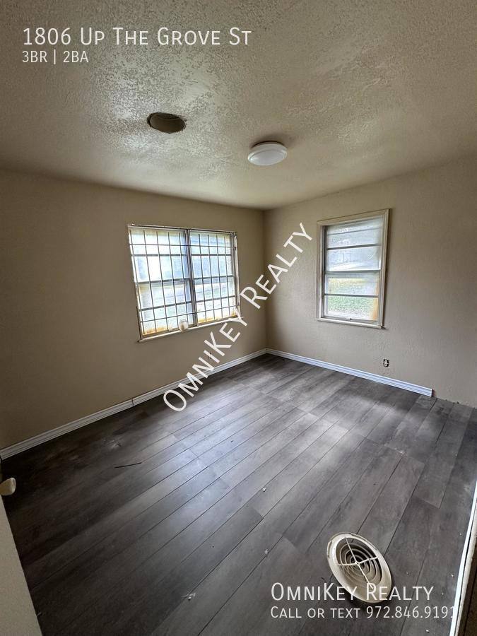 House for rent at 1806 Up The Grove St, Greenville, TX 75401