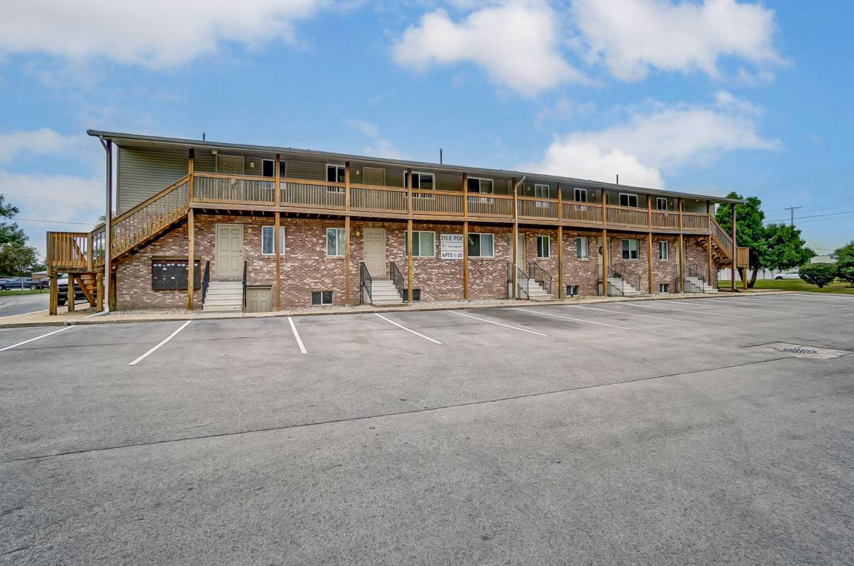Apartment for rent at 215 E Poe Rd, Bowling Green, OH 43402
