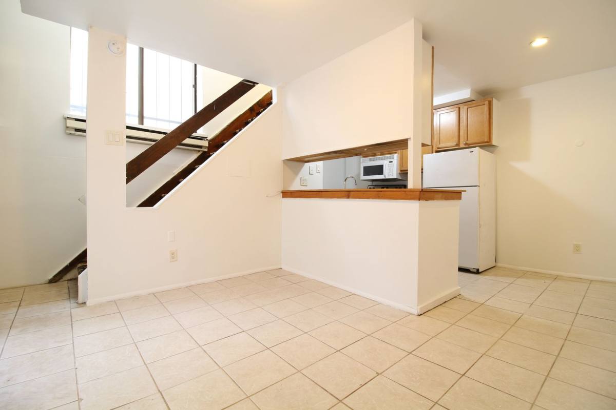 Apartment for rent at 515 S 12th St, Philadelphia, PA 19147