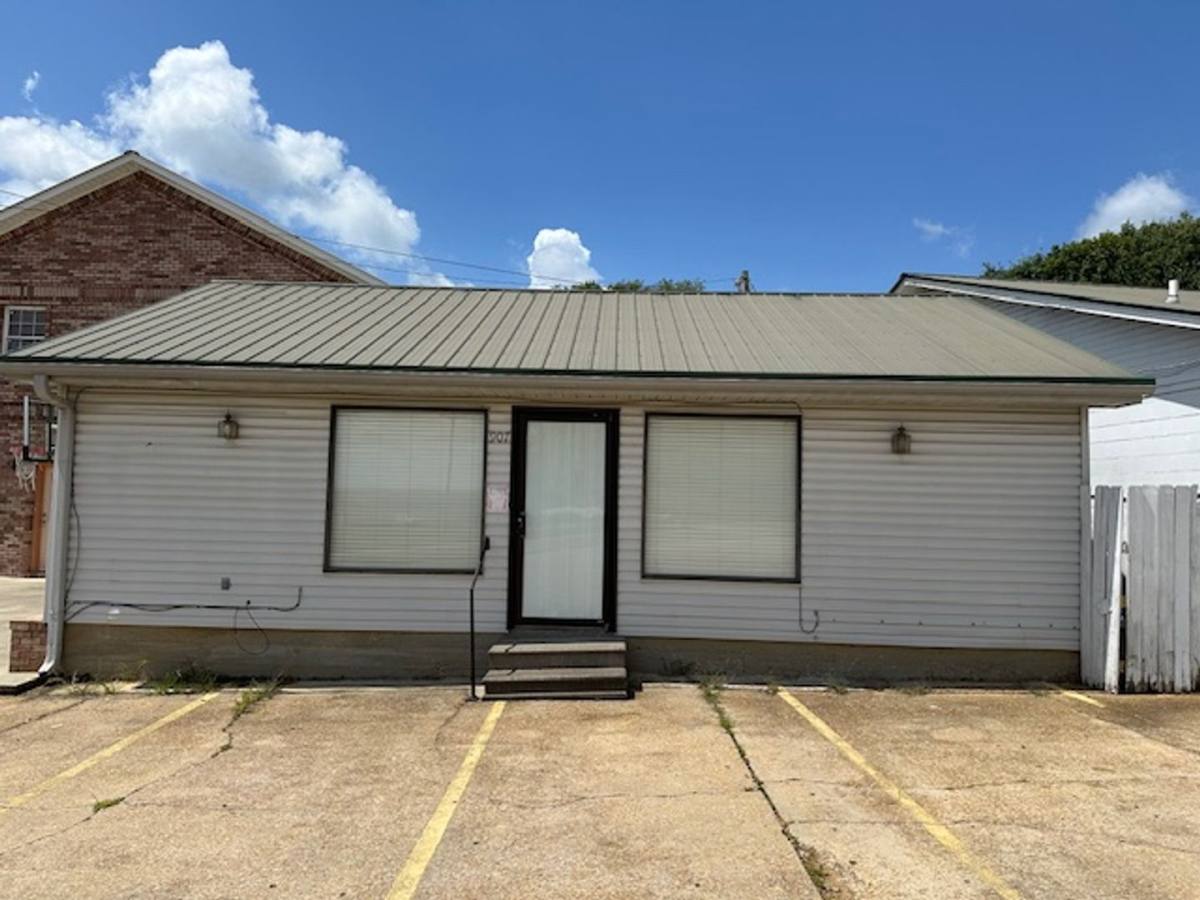 House for rent at 907 Palmetto Rd, Tupelo, MS 38801
