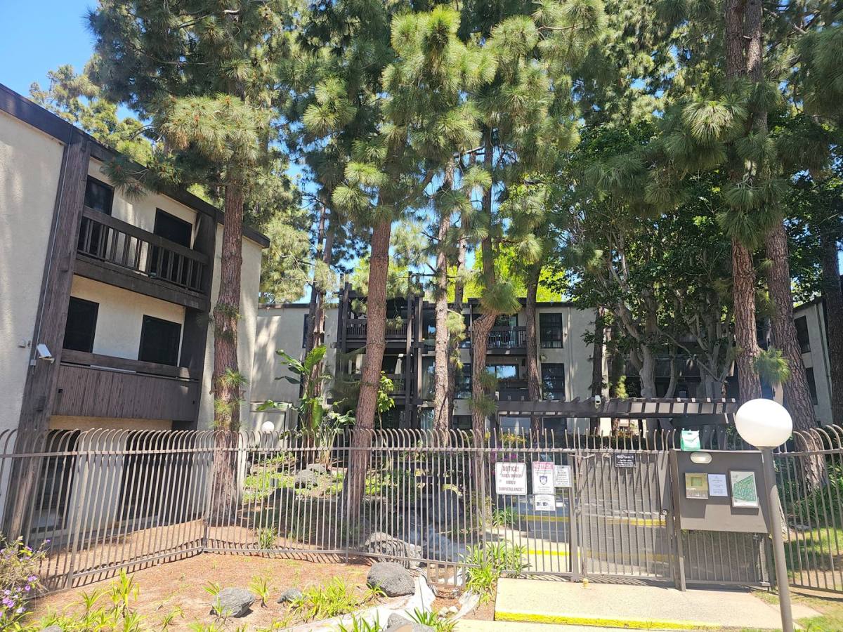 Apartment for rent at 8650 Gulana Ave, Playa Del Rey, CA 90293