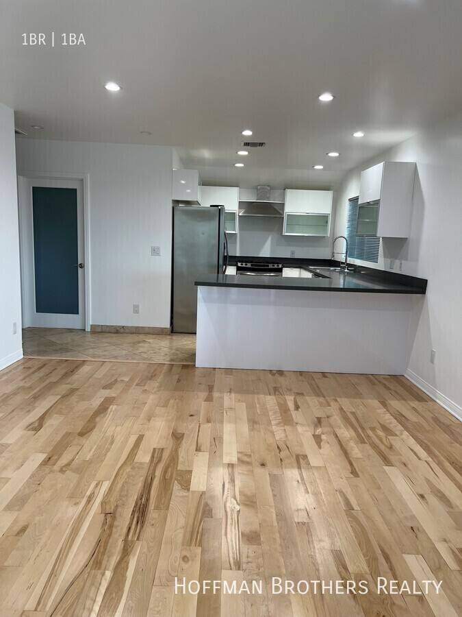 Apartment for rent at 1146 N Clark St #1, West Hollywood, CA 90069