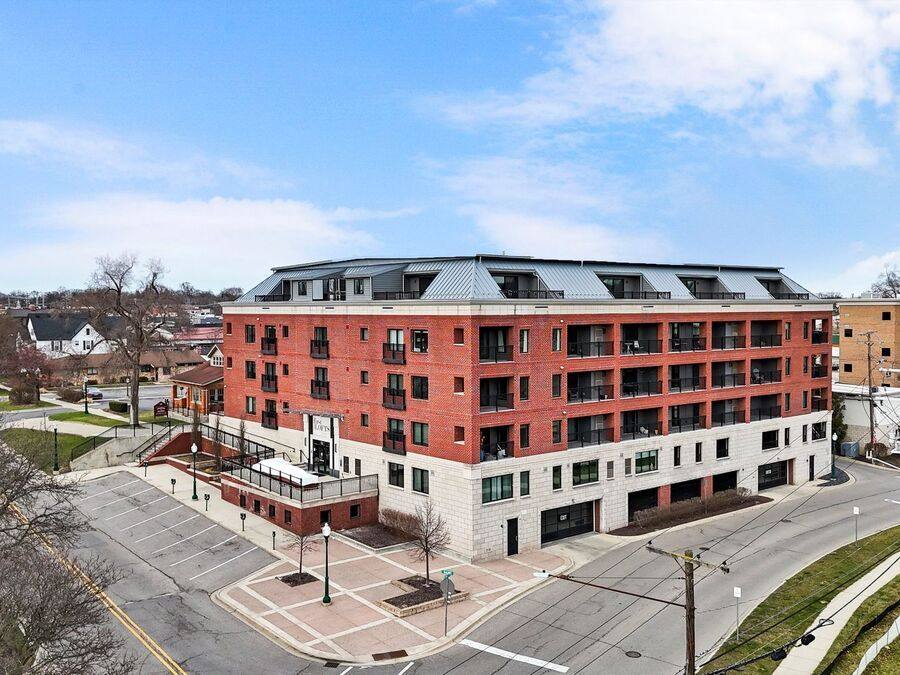 Apartment for rent at 112 Walnut Blvd #FSL304, Rochester, MI 48307