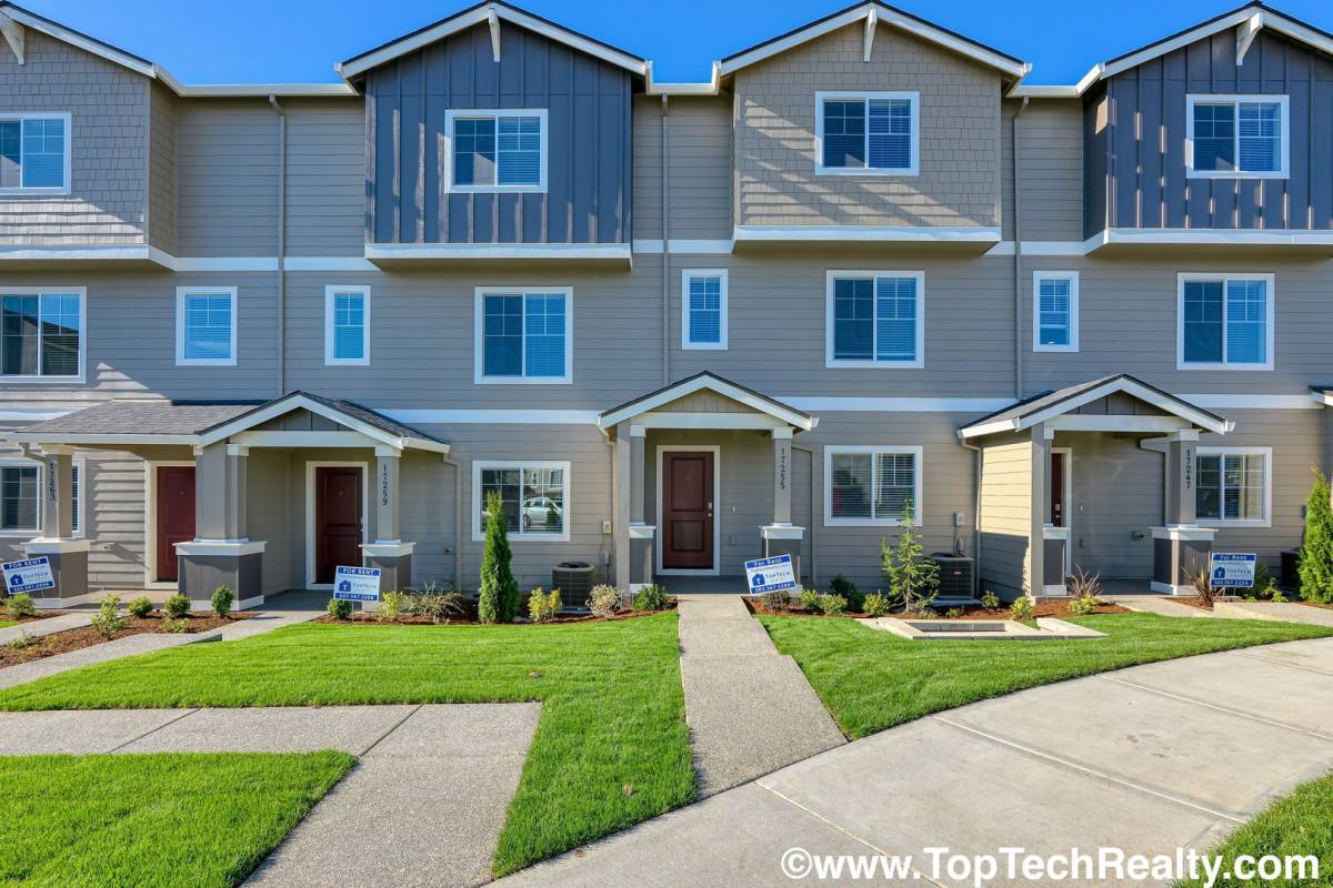 Townhouse for rent at 17247 NW Trillium St, Portland, OR 97229