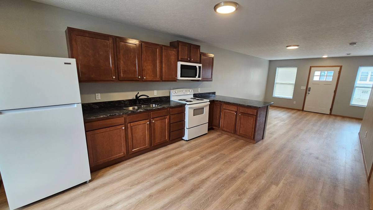 Townhouse for rent at 102 N Benton St, Mansfield, OH 44902