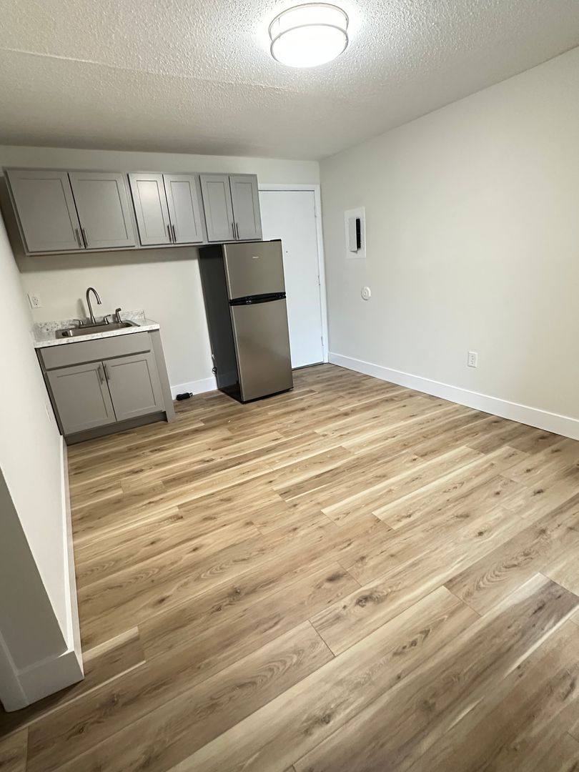 Apartment for rent at 145 Whiting St, New Britain, CT 06051