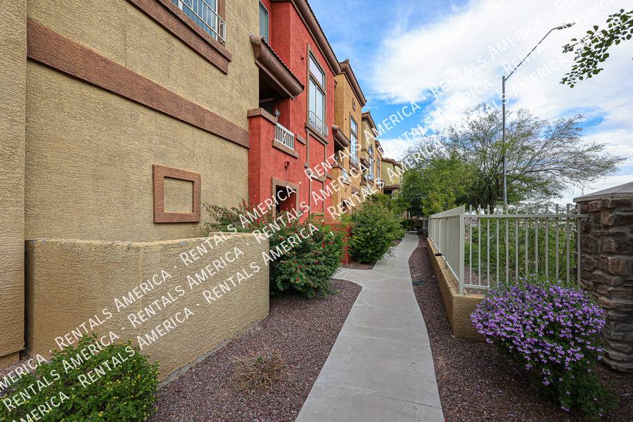 Apartment for rent at 1920 E Bell Rd #1075, Phoenix, AZ 85022