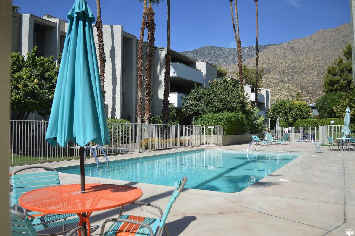 Apartment for rent at 251 E Laverne Way, Palm Springs, CA 92264