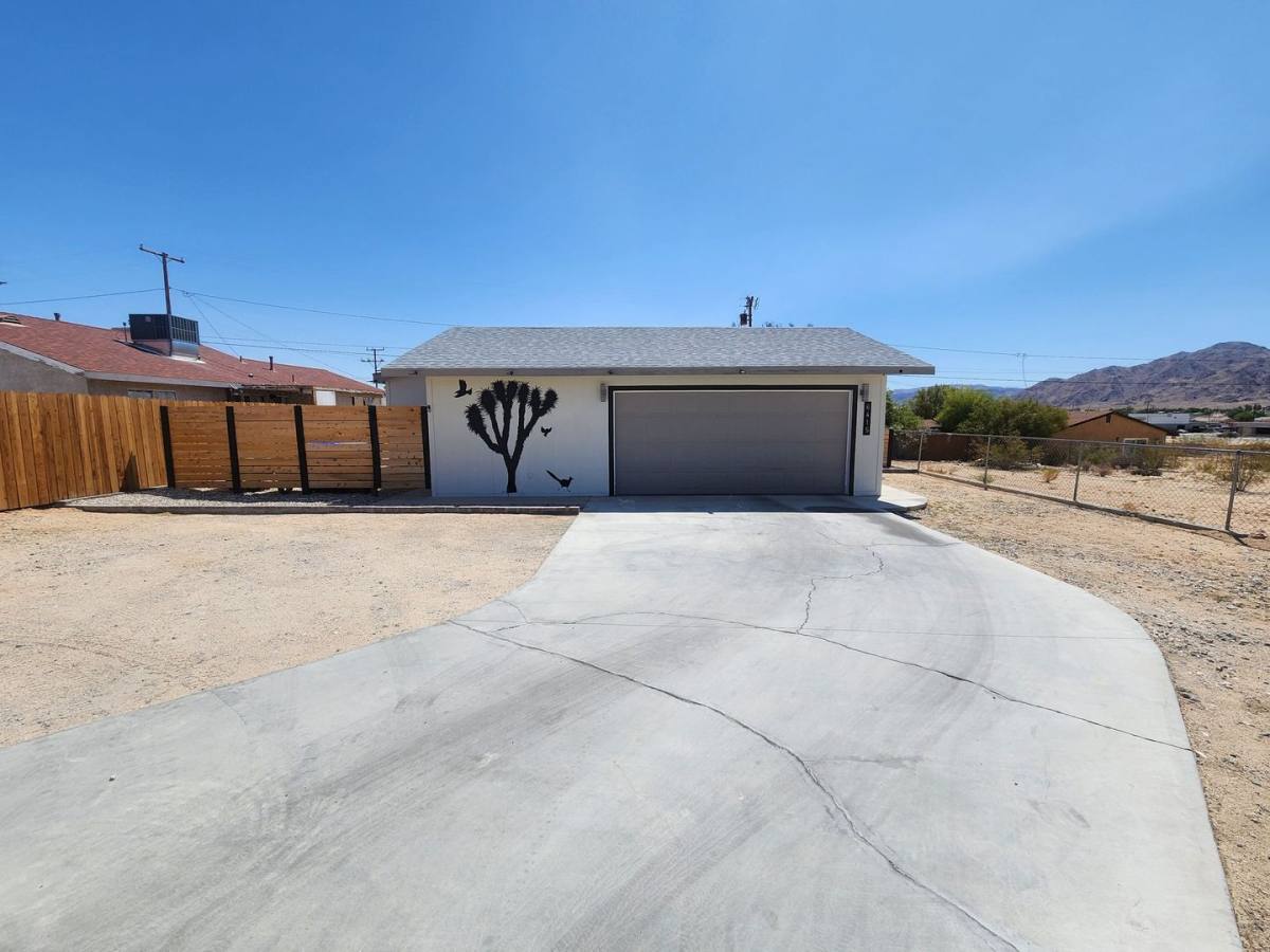 House for rent at 6415 Lupine Ave, Twentynine Palms, CA 92277