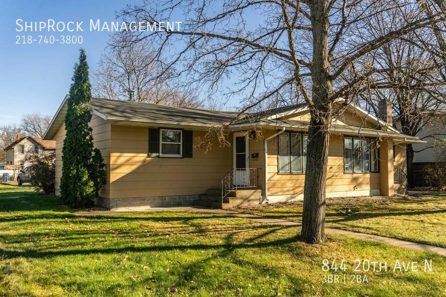 Townhouse for rent at 844 20th Ave N, Saint Cloud, MN 56303