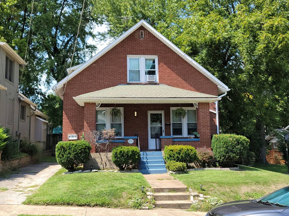 Apartment for rent at 201 Olive St, Washington, MO 63090