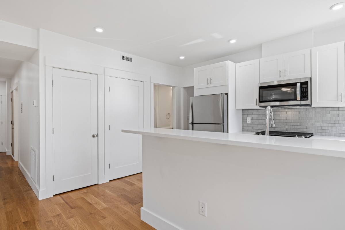 Apartment for rent at 406 Columbia St #1, Cambridge, MA 02139