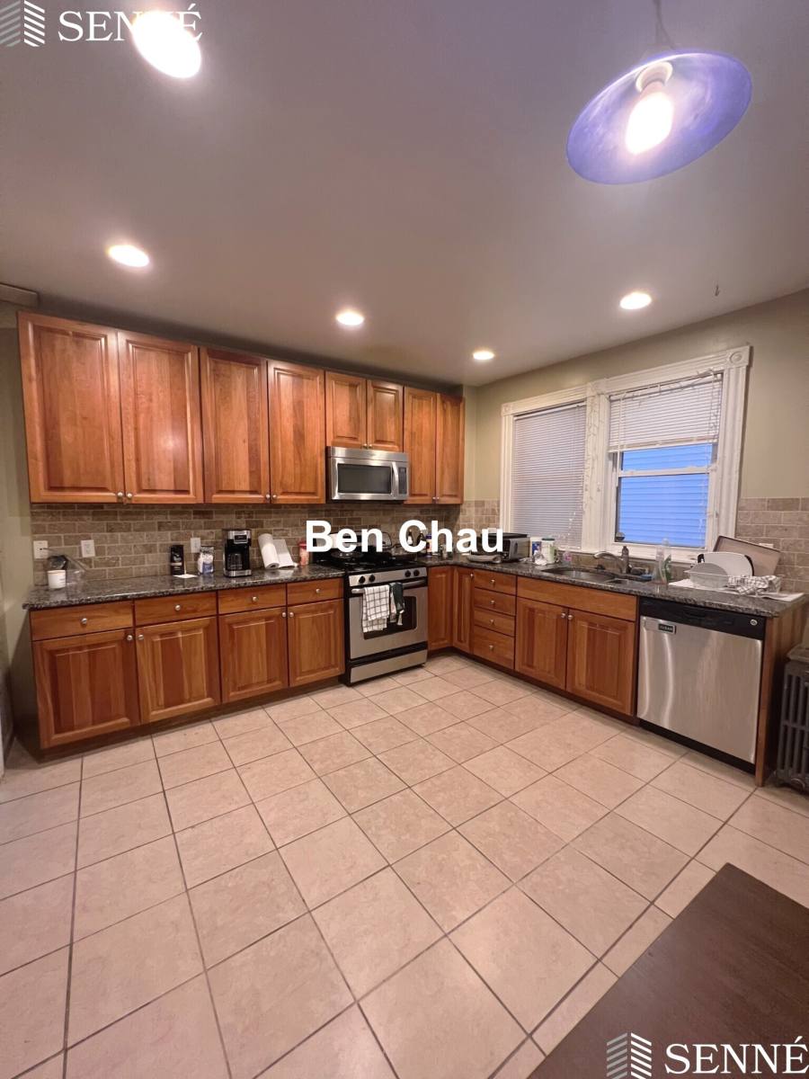House for rent at 18 Homer St #1B, Brookline, MA 02445