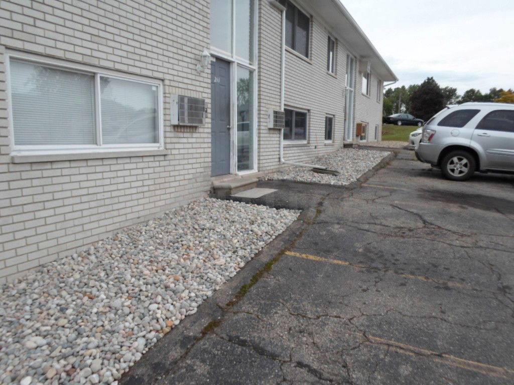 Apartment for rent at 211 Summit Ridge Dr #D, White Lake, MI 48386
