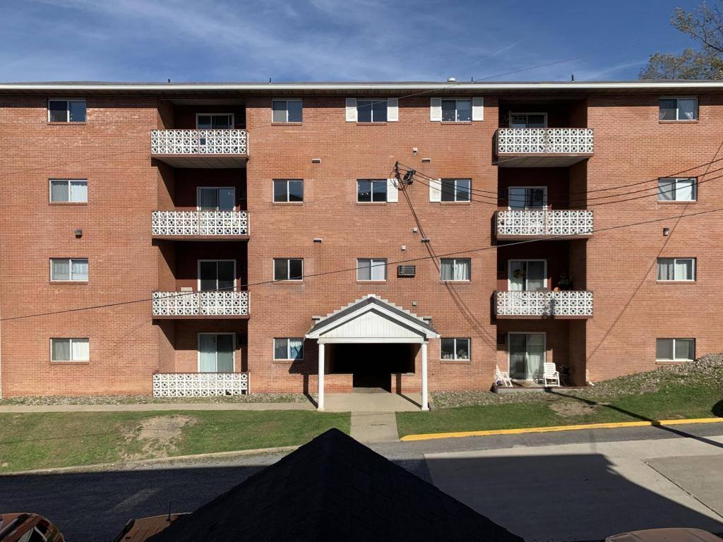 Apartment for rent at 883 E Everly St, Morgantown, WV 26505