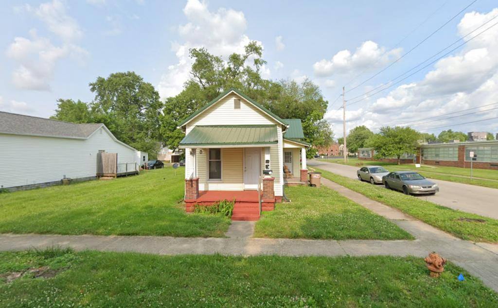 Apartment for rent at 1303 Sycamore, Columbus, IN 47201